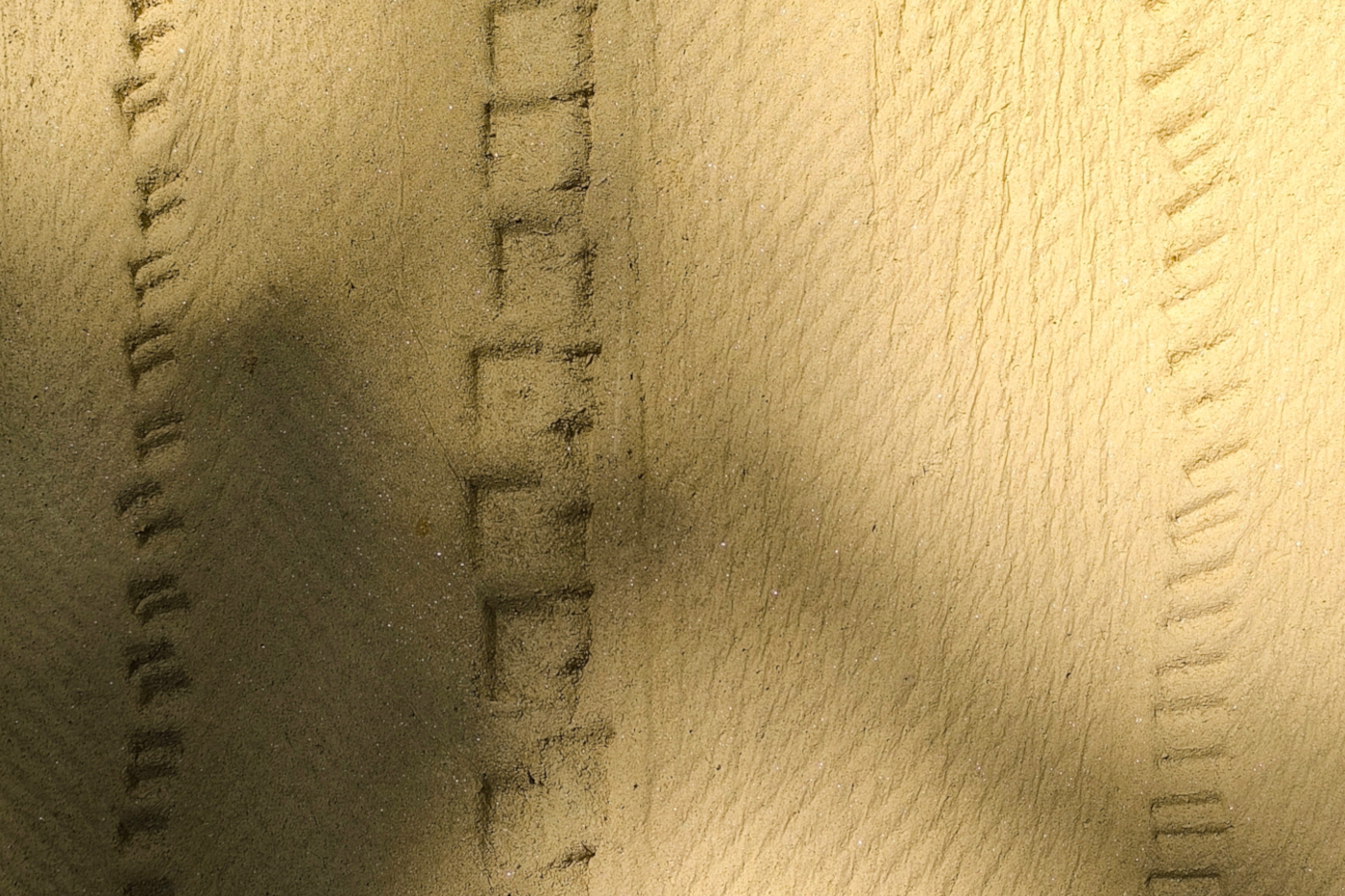 Totem Terre et Couleurs, Véronique Gouesnard, Vincent Guernion, décor, scénographie, scénographe, architecture, design, création, création artistique, terre, terre crue, graphisme, matériaux naturels, écologie, Rennes, Paris.